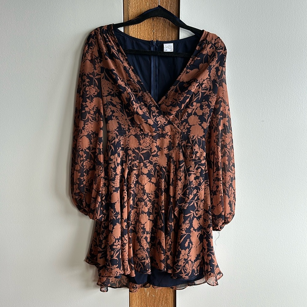 Selfie Leslie flowly floral dress